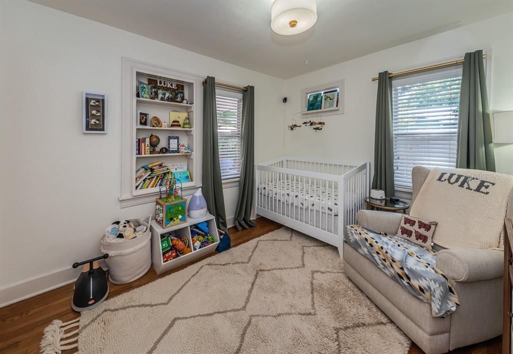 For Rent: $3,250 (3 beds, 2 baths, 1297 Square Feet)