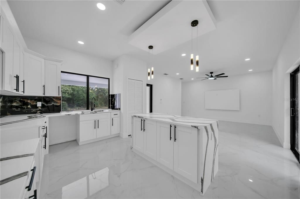На продажу: $300,999 (3 спален, 2 ванн, 1200 Квадратных фут)