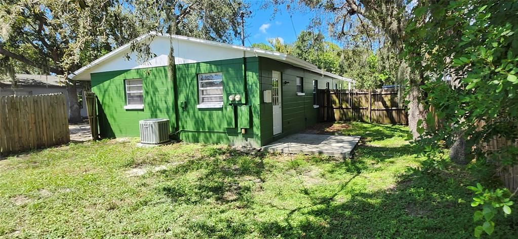 For Rent: $1,700 (2 beds, 1 baths, 700 Square Feet)