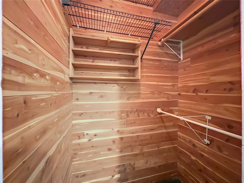 For Sale: $325,000 (2 beds, 1 baths, 1040 Square Feet)