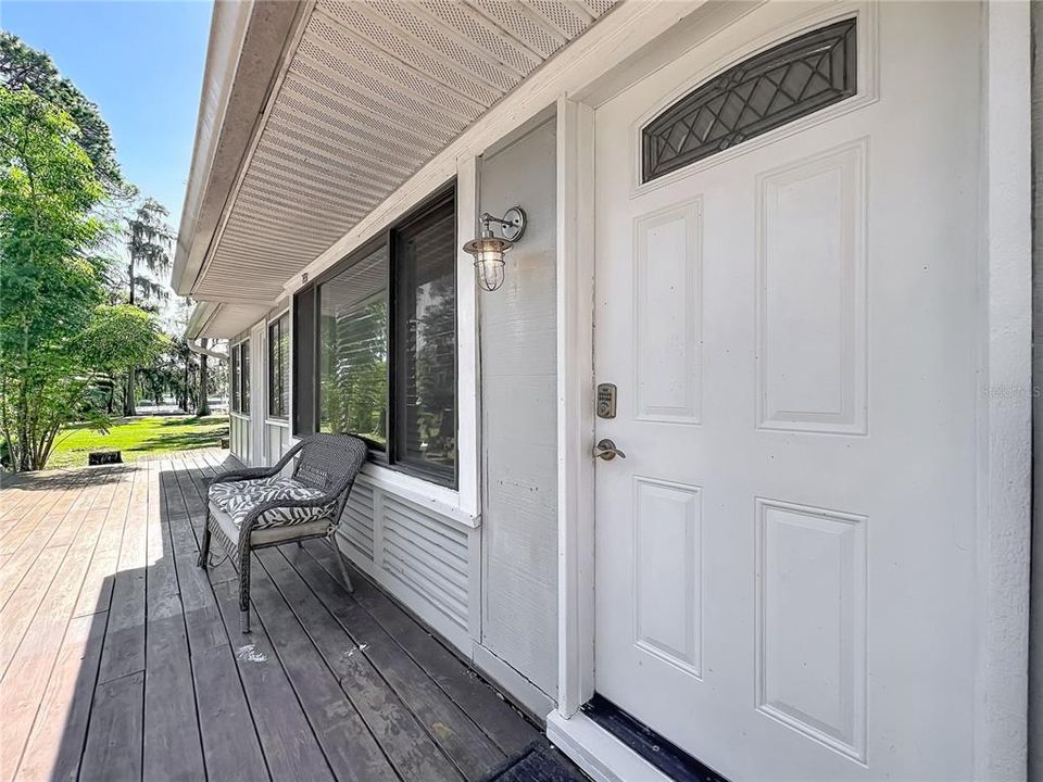 For Sale: $325,000 (2 beds, 1 baths, 1040 Square Feet)