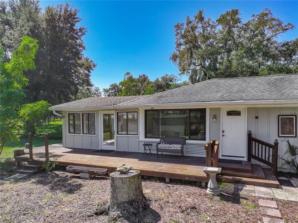 For Sale: $325,000 (2 beds, 1 baths, 1040 Square Feet)