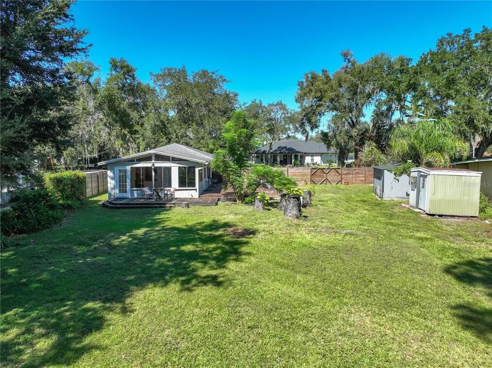 For Sale: $325,000 (2 beds, 1 baths, 1040 Square Feet)