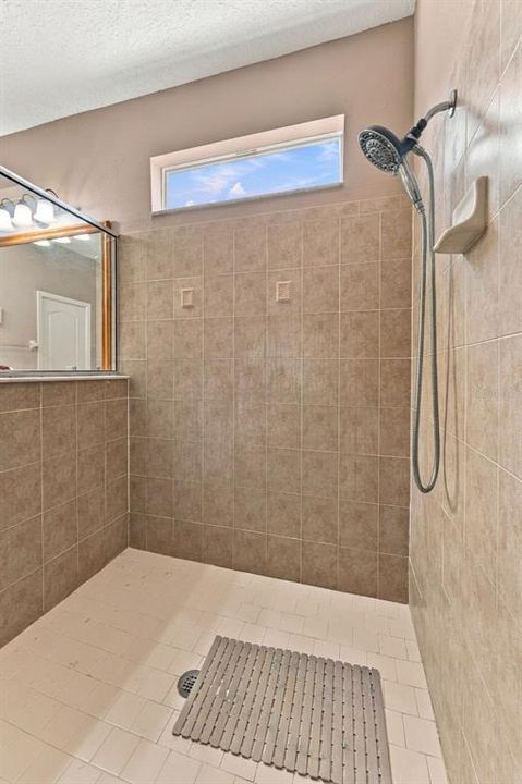 На продажу: $495,000 (4 спален, 3 ванн, 2556 Квадратных фут)
