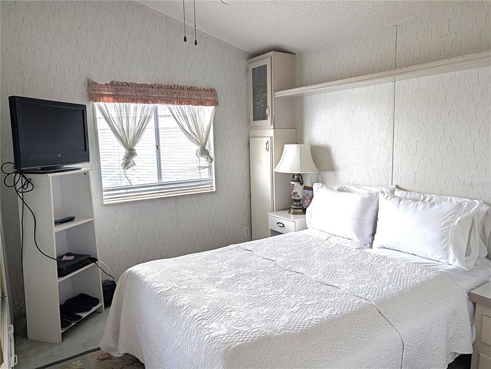 For Sale: $75,000 (1 beds, 1 baths, 456 Square Feet)