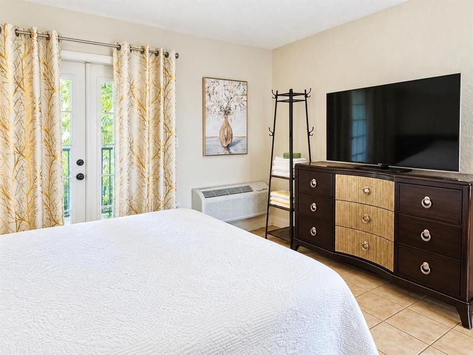 En Venta: $177,900 (0 camas, 1 baños, 328 Pies cuadrados)