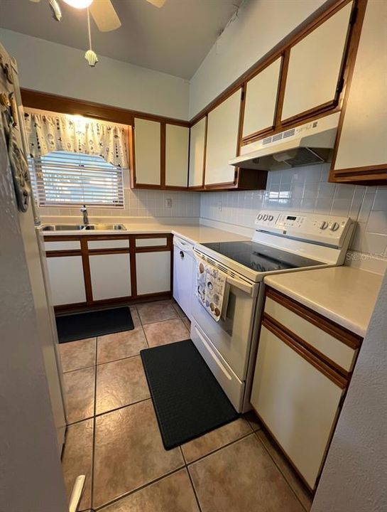 En Venta: $370,000 (3 camas, 2 baños, 1065 Pies cuadrados)