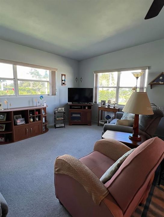 En Venta: $370,000 (3 camas, 2 baños, 1065 Pies cuadrados)