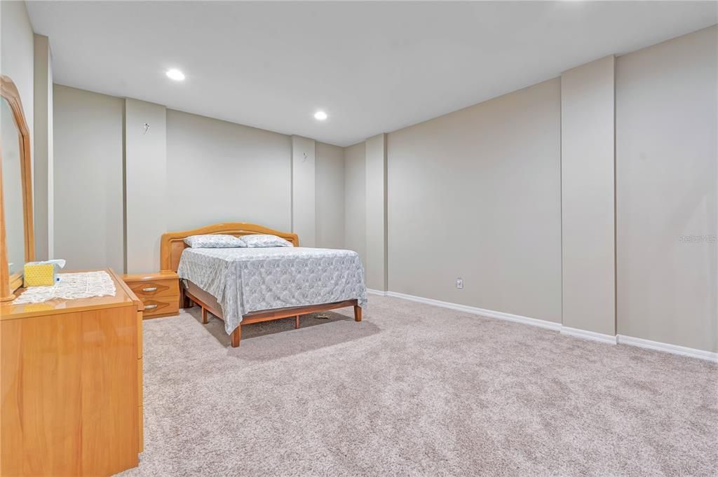 На продажу: $799,900 (6 спален, 5 ванн, 4760 Квадратных фут)