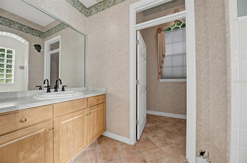 На продажу: $534,900 (5 спален, 4 ванн, 3681 Квадратных фут)