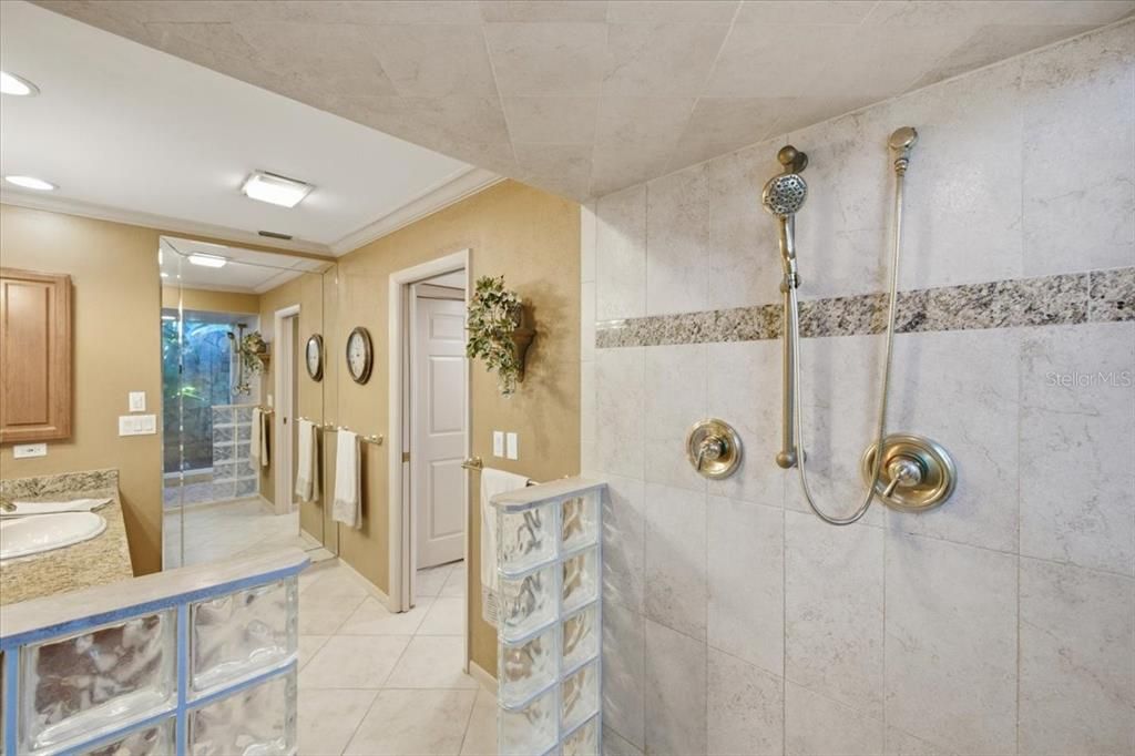 For Sale: $1,129,000 (5 beds, 3 baths, 3446 Square Feet)