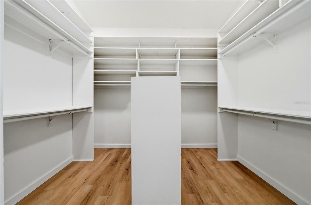 En Venta: $1,095,000 (4 camas, 4 baños, 3096 Pies cuadrados)