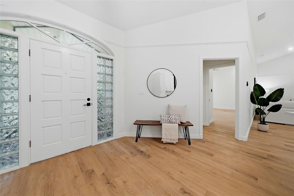 En Venta: $1,095,000 (4 camas, 4 baños, 3096 Pies cuadrados)