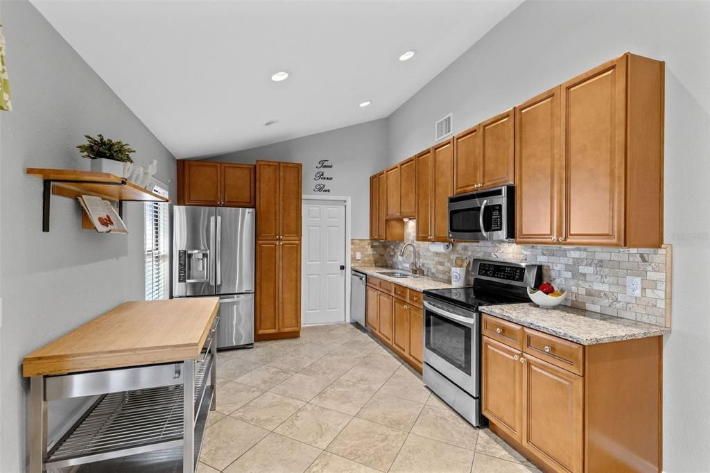 For Sale: $380,000 (3 beds, 2 baths, 1168 Square Feet)
