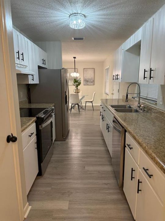 For Sale: $216,900 (3 beds, 2 baths, 1066 Square Feet)