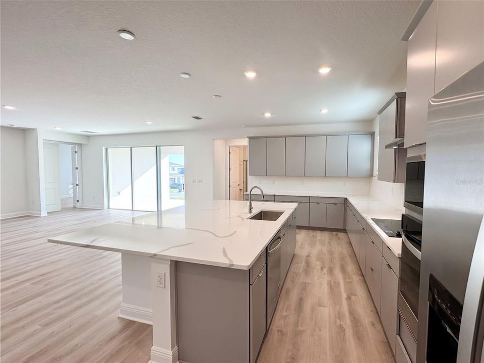 For Rent: $4,500 (5 beds, 4 baths, 3446 Square Feet)