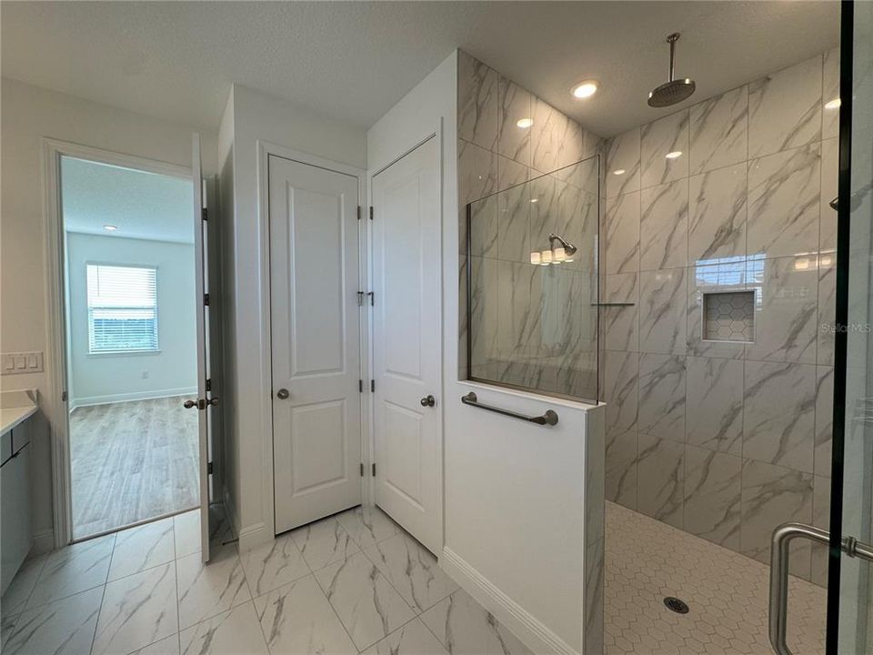 For Rent: $4,500 (5 beds, 4 baths, 3446 Square Feet)