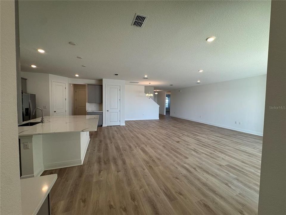 For Rent: $4,500 (5 beds, 4 baths, 3446 Square Feet)