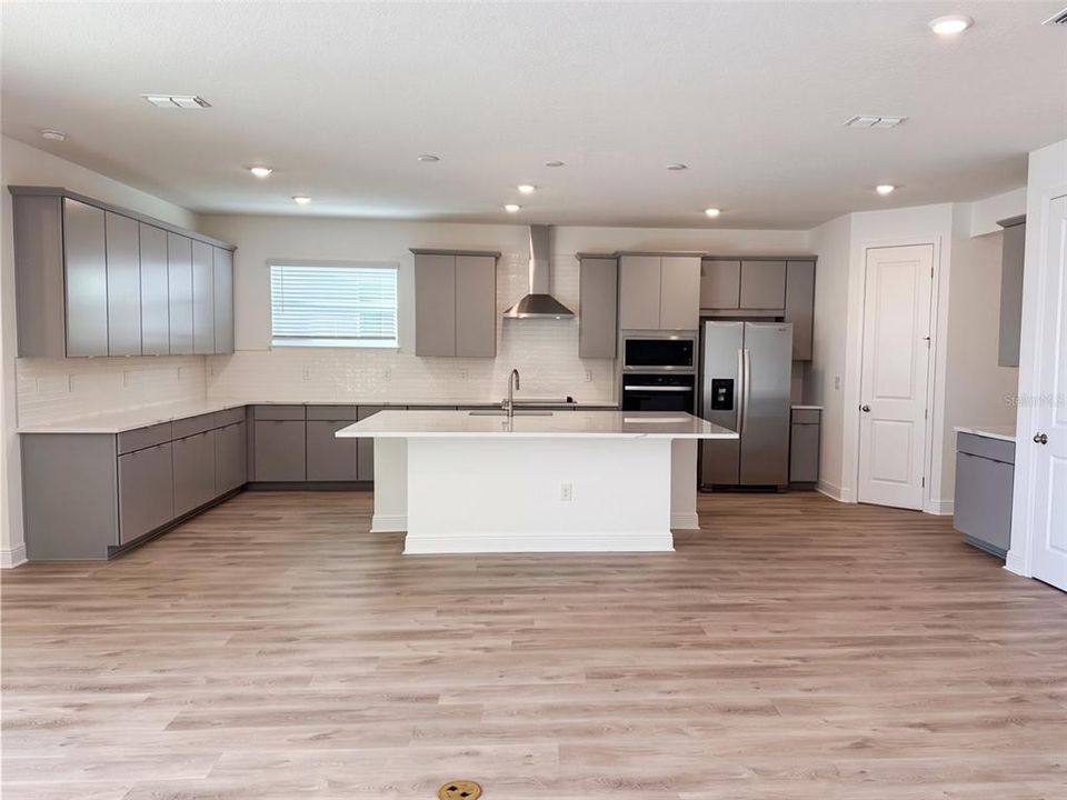 For Rent: $4,500 (5 beds, 4 baths, 3446 Square Feet)