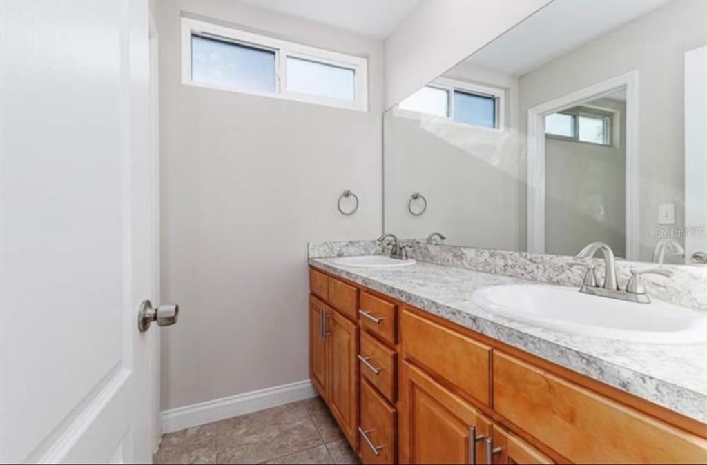 For Rent: $3,200 (4 beds, 3 baths, 2156 Square Feet)