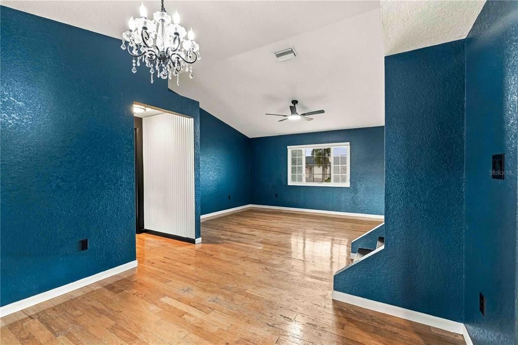 На продажу: $324,900 (3 спален, 2 ванн, 1800 Квадратных фут)