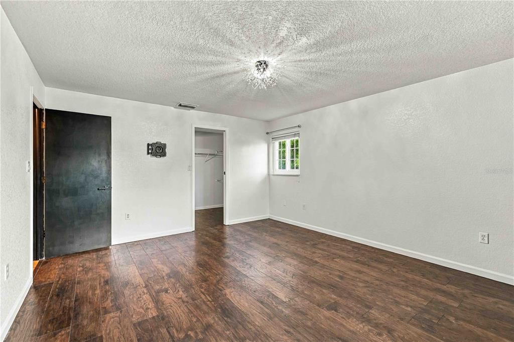 На продажу: $324,900 (3 спален, 2 ванн, 1800 Квадратных фут)