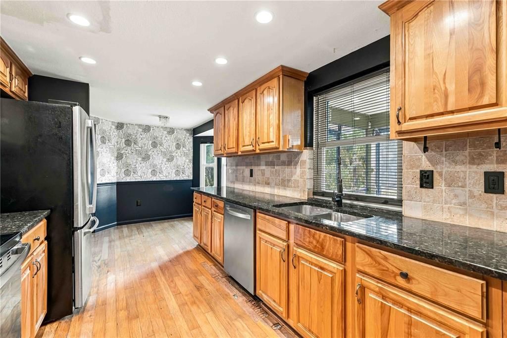 На продажу: $324,900 (3 спален, 2 ванн, 1800 Квадратных фут)