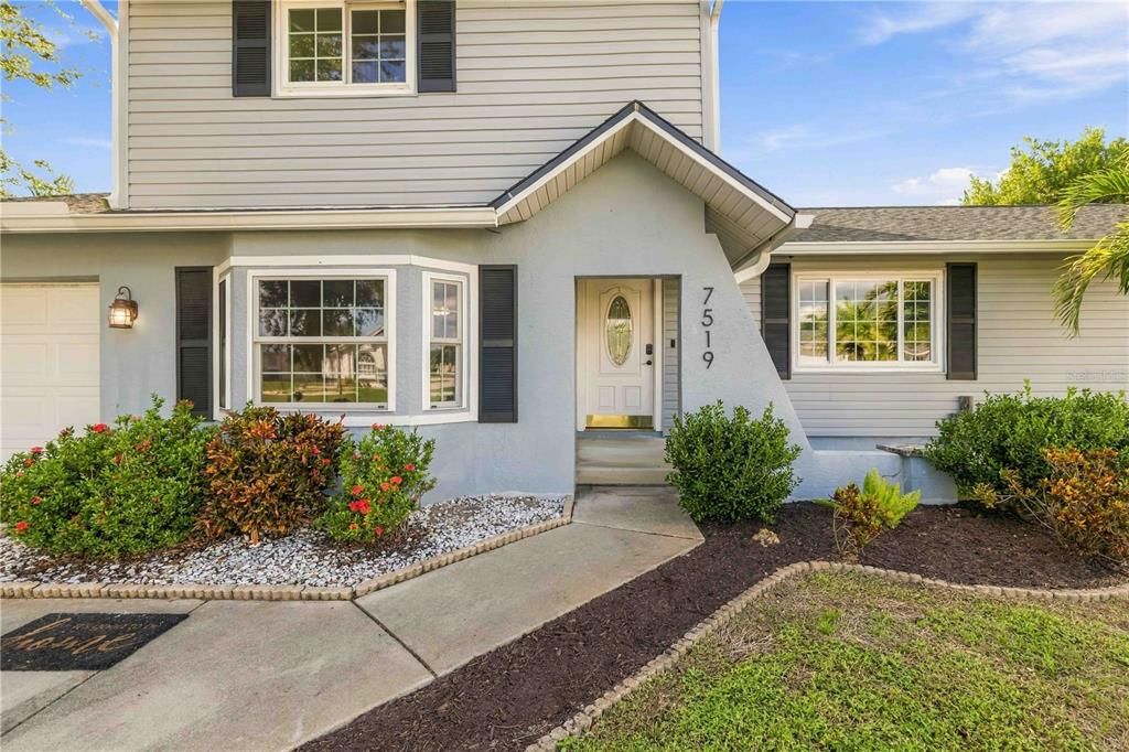 На продажу: $324,900 (3 спален, 2 ванн, 1800 Квадратных фут)