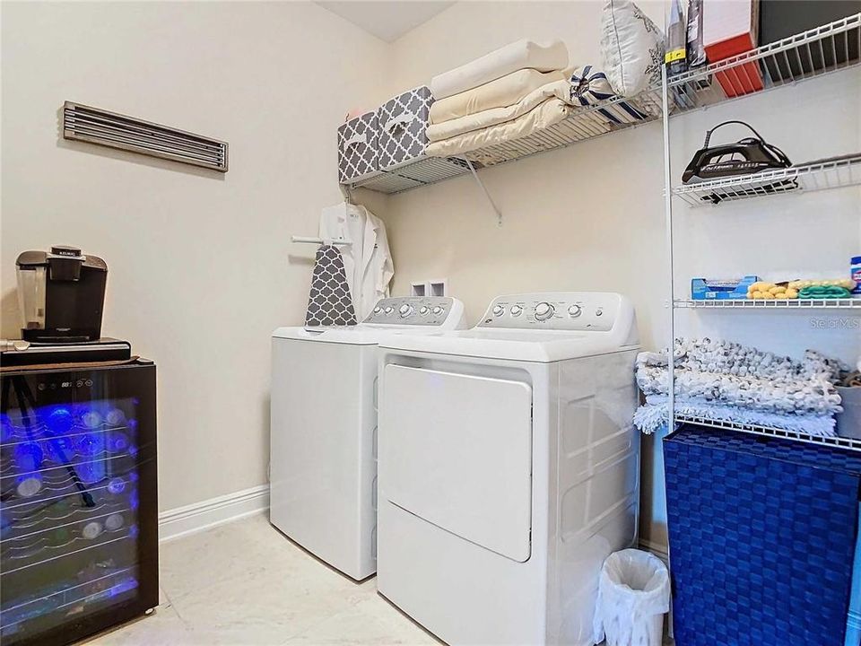 En Venta: $339,000 (3 camas, 2 baños, 1853 Pies cuadrados)