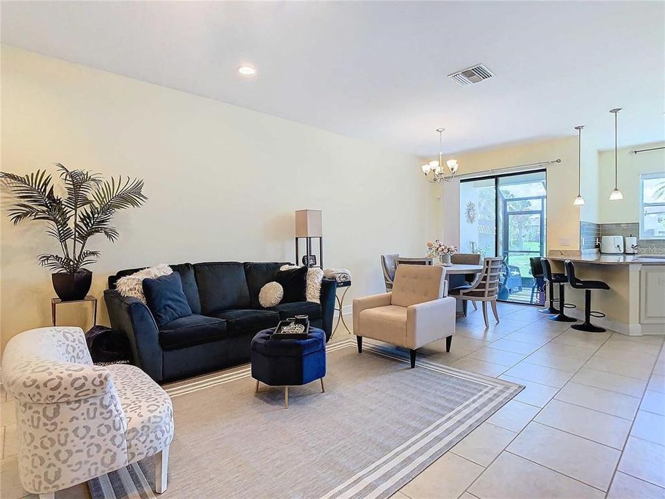 En Venta: $339,000 (3 camas, 2 baños, 1853 Pies cuadrados)