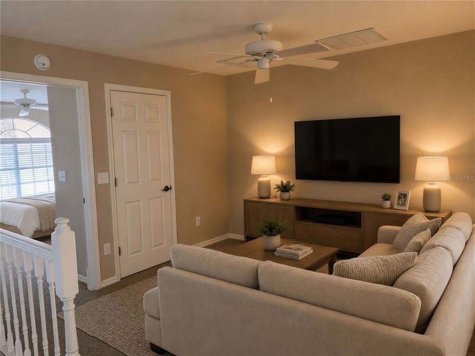 En Venta: $389,000 (3 camas, 2 baños, 2083 Pies cuadrados)