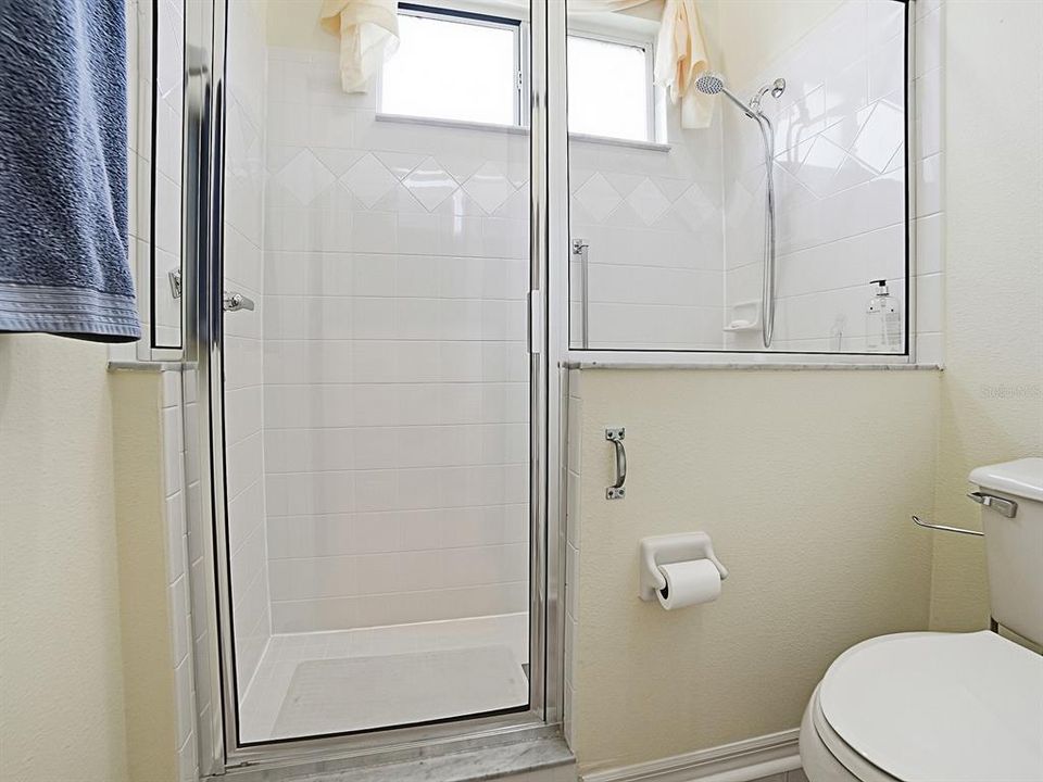 For Sale: $435,000 (3 beds, 2 baths, 2563 Square Feet)