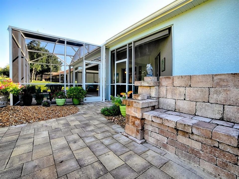 For Sale: $435,000 (3 beds, 2 baths, 2563 Square Feet)