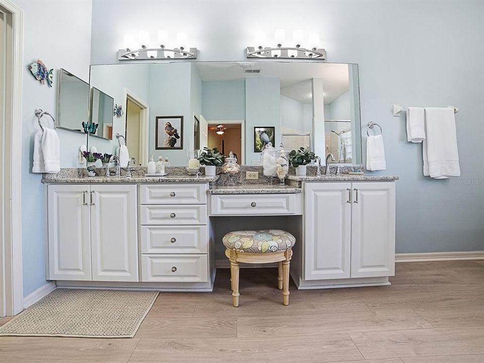 For Sale: $435,000 (3 beds, 2 baths, 2563 Square Feet)