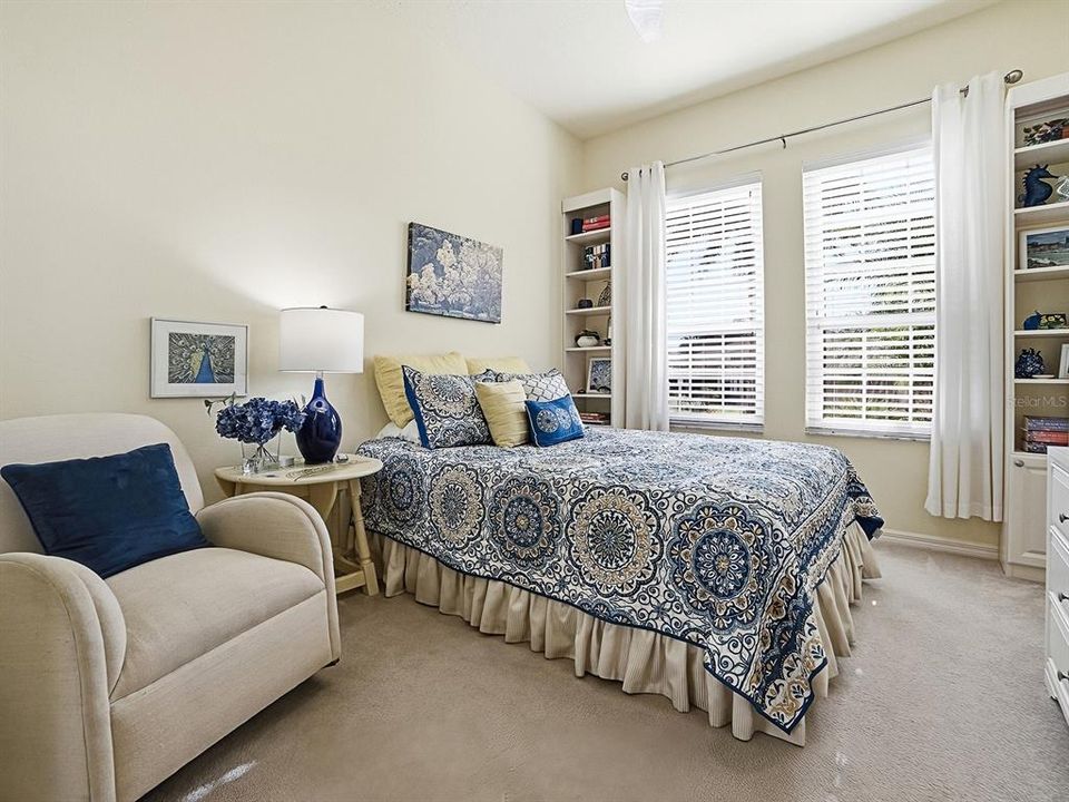 For Sale: $435,000 (3 beds, 2 baths, 2563 Square Feet)