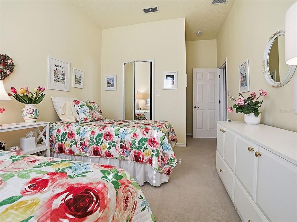 For Sale: $435,000 (3 beds, 2 baths, 2563 Square Feet)