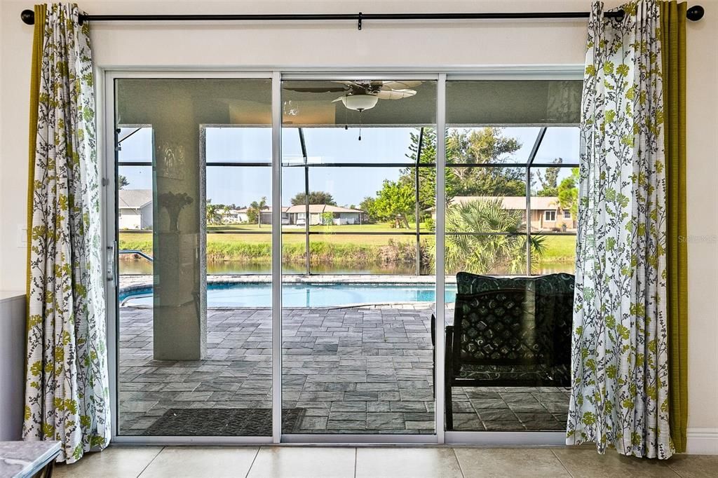 En Venta: $499,900 (4 camas, 2 baños, 2153 Pies cuadrados)