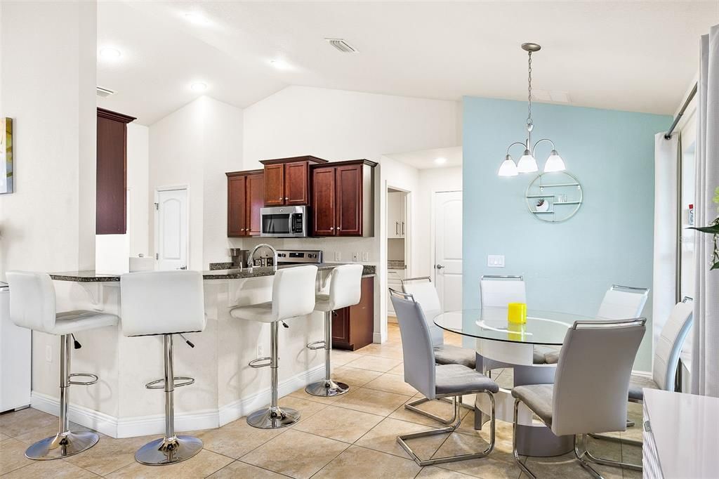 En Venta: $499,900 (4 camas, 2 baños, 2153 Pies cuadrados)