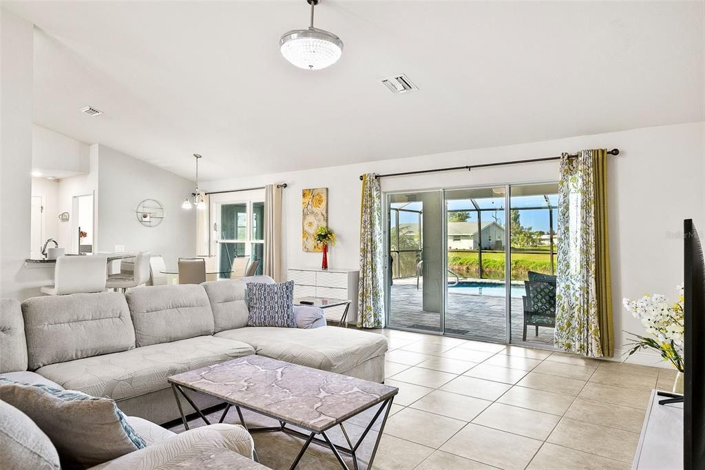 En Venta: $499,900 (4 camas, 2 baños, 2153 Pies cuadrados)