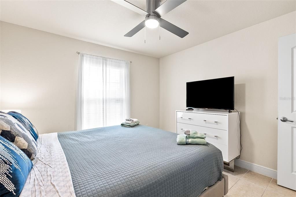 En Venta: $499,900 (4 camas, 2 baños, 2153 Pies cuadrados)