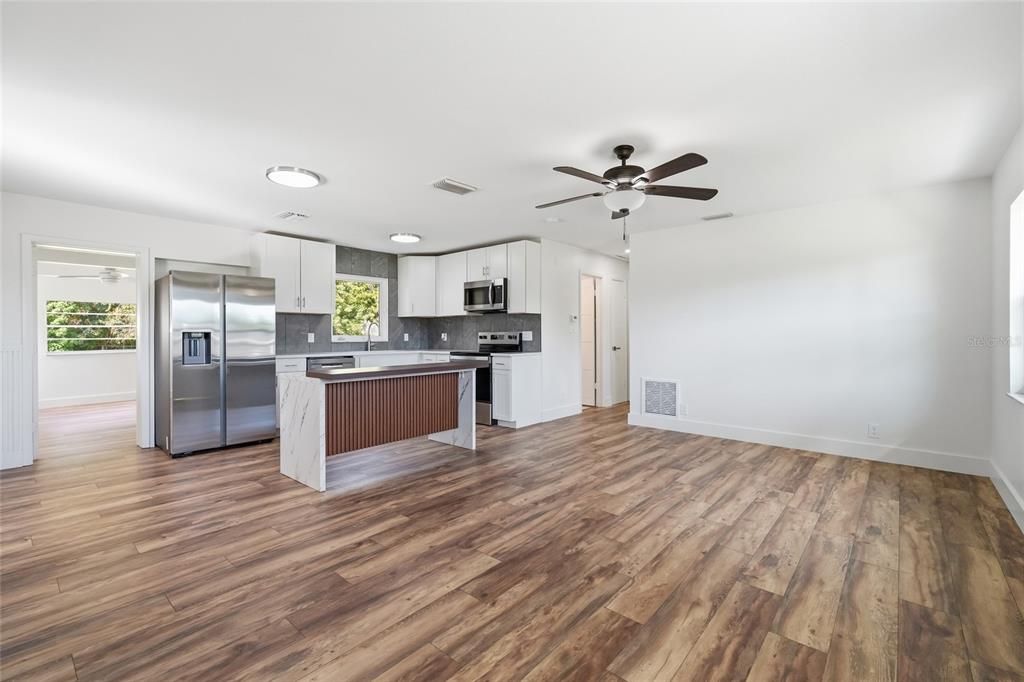 For Sale: $349,000 (3 beds, 1 baths, 1163 Square Feet)