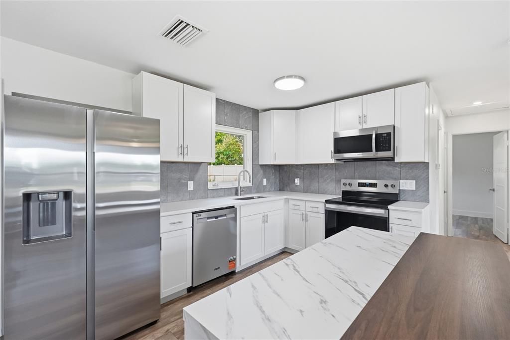 For Sale: $349,000 (3 beds, 1 baths, 1163 Square Feet)