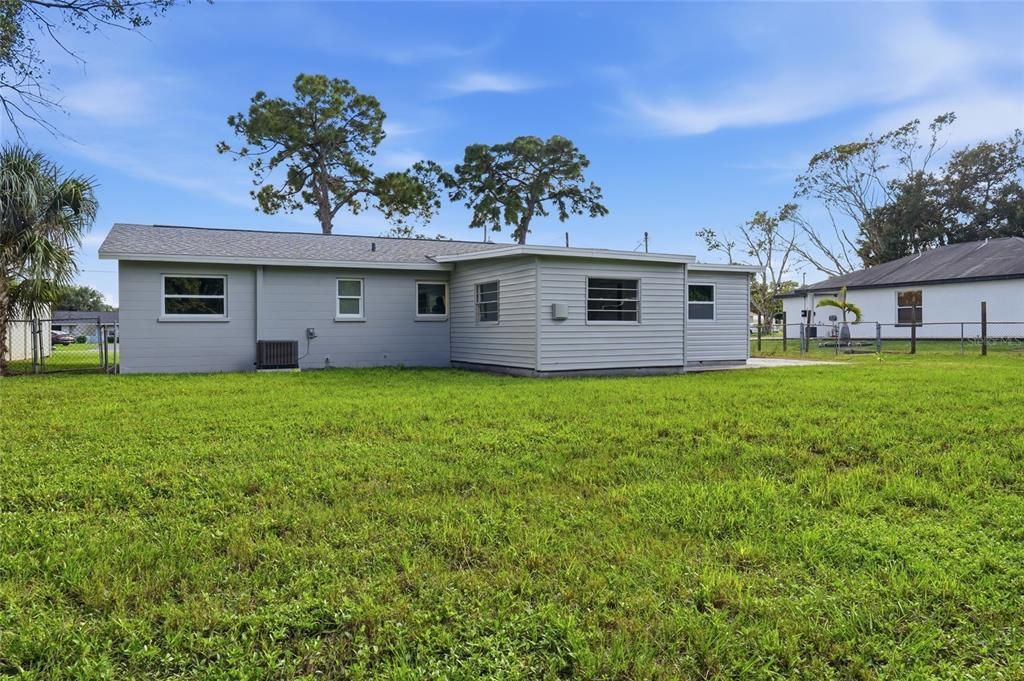 For Sale: $349,000 (3 beds, 1 baths, 1163 Square Feet)