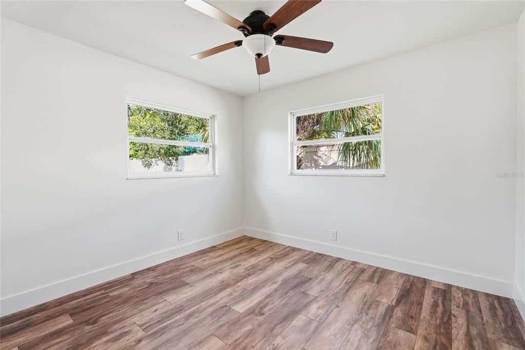 For Sale: $349,000 (3 beds, 1 baths, 1163 Square Feet)