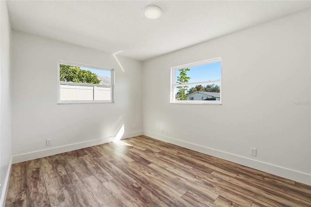 For Sale: $349,000 (3 beds, 1 baths, 1163 Square Feet)
