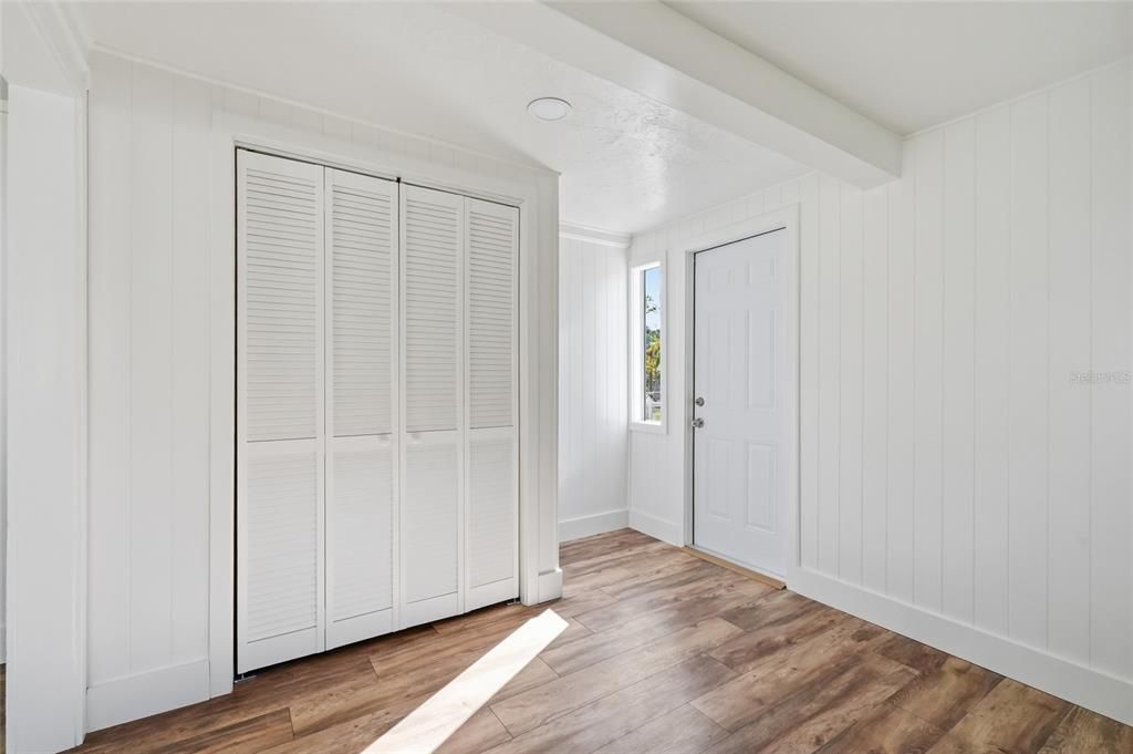 For Sale: $349,000 (3 beds, 1 baths, 1163 Square Feet)
