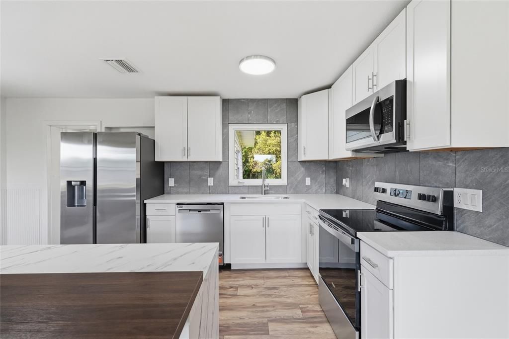 For Sale: $349,000 (3 beds, 1 baths, 1163 Square Feet)