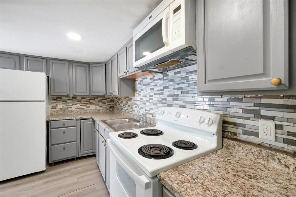 В аренду: $1,390 (2 спален, 2 ванн, 944 Квадратных фут)