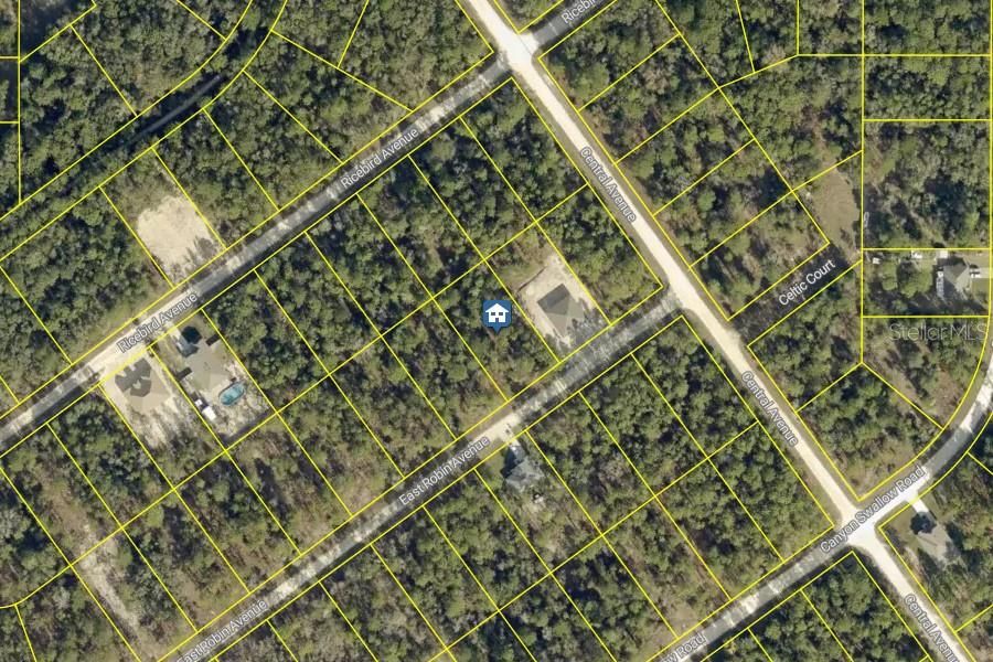 En Venta: $420,000 (0.46 acres)