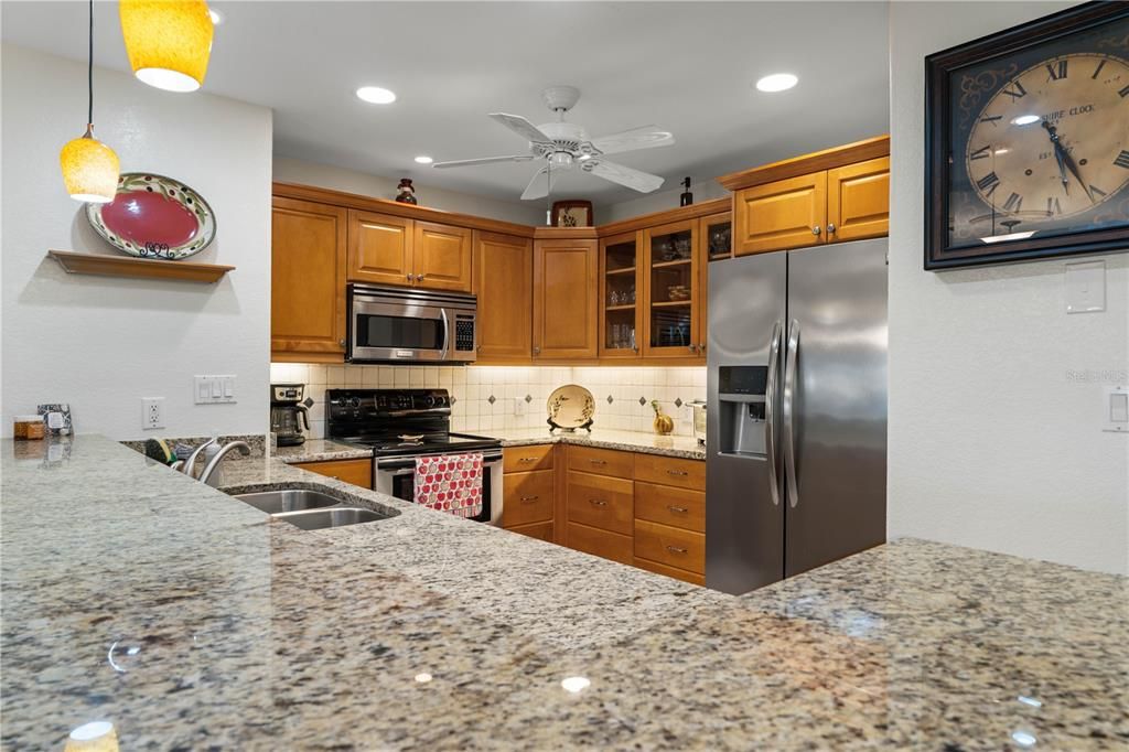 На продажу: $307,000 (2 спален, 2 ванн, 1398 Квадратных фут)